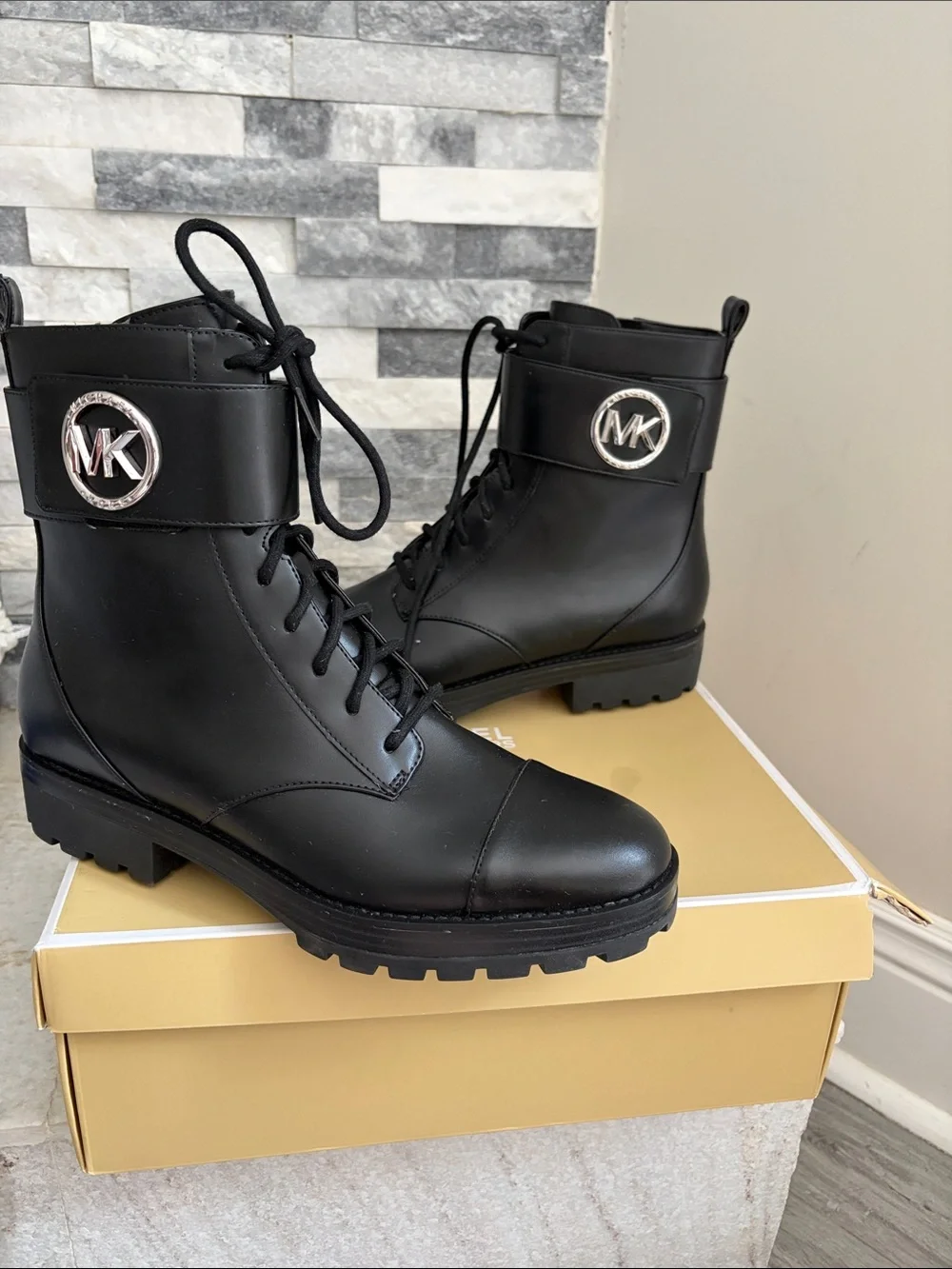 Michael Kors Tatum Ankle boots new in box size 10